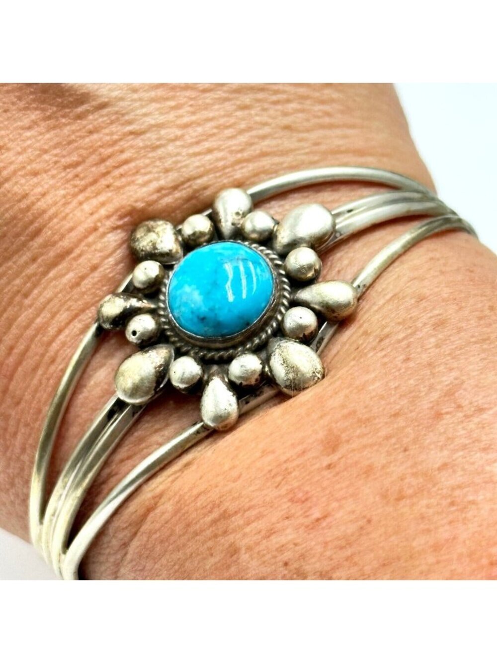 Southwest Signed Running Bear Blue Turquoise Cuff Bracelet 23 Grams